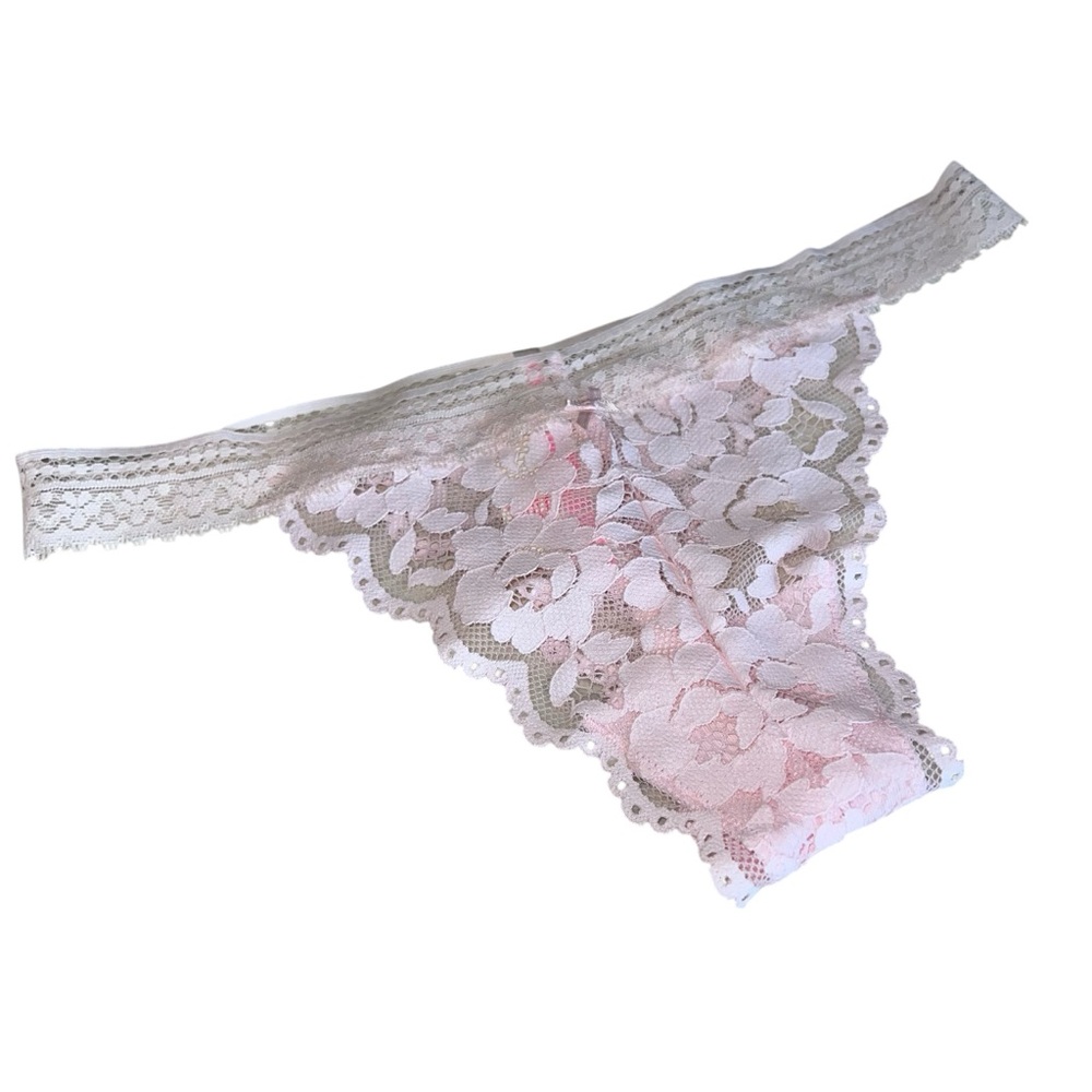 2014 PINK Victoria’s Secret Lace Thong Size Medium NWT